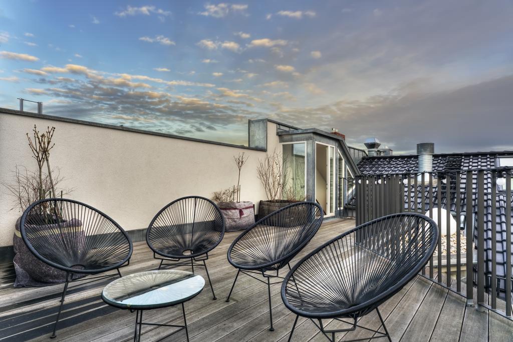 Three-Bedroom Penthouse Rooftop Terrace